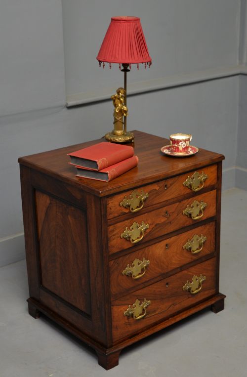 CHARMING SMALL REGENCY ROSEWOOD CHEST OF DRAWERS - ADDITIONAL PHOTO 3