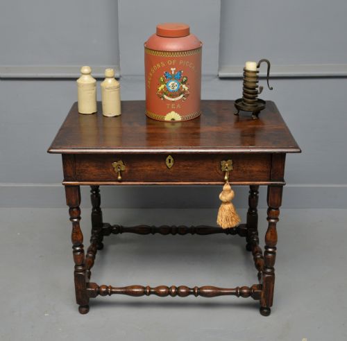 CHARMING 17TH CENTURY OAK SIDE TABLE - ADDITIONAL PHOTO 2