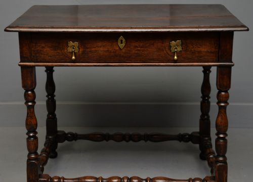 CHARMING 17TH CENTURY OAK SIDE TABLE - ADDITIONAL PHOTO 8