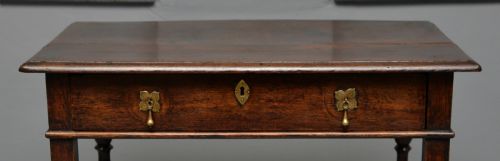 CHARMING 17TH CENTURY OAK SIDE TABLE - ADDITIONAL PHOTO 9