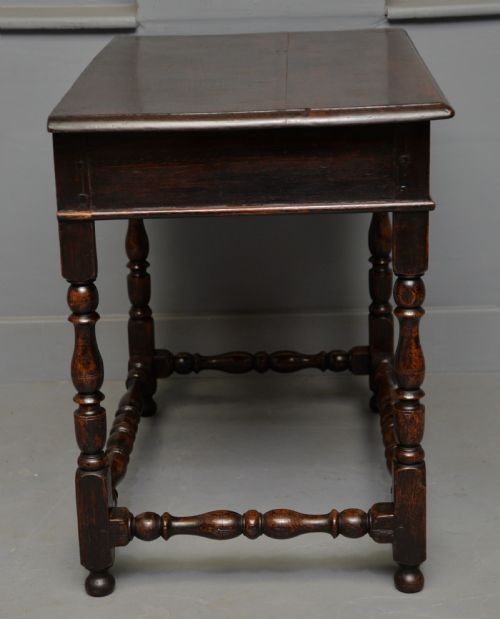CHARMING 17TH CENTURY OAK SIDE TABLE - ADDITIONAL PHOTO 12