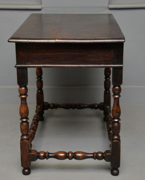 CHARMING 17TH CENTURY OAK SIDE TABLE - ADDITIONAL PHOTO 14