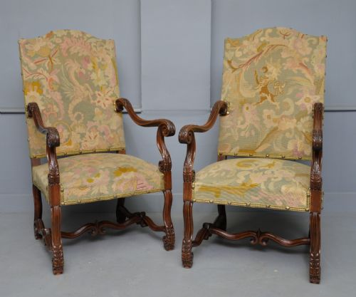 PAIR OF LOUIS XIII STYLE WALNUT ARMCHAIRS WITH TAPESTRY UPHOLSTERY - ADDITIONAL PHOTO 4