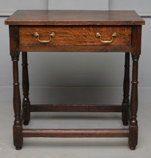 CHARMING 18TH CENTURY OAK SIDE TABLE - ADDITIONAL PHOTO 5