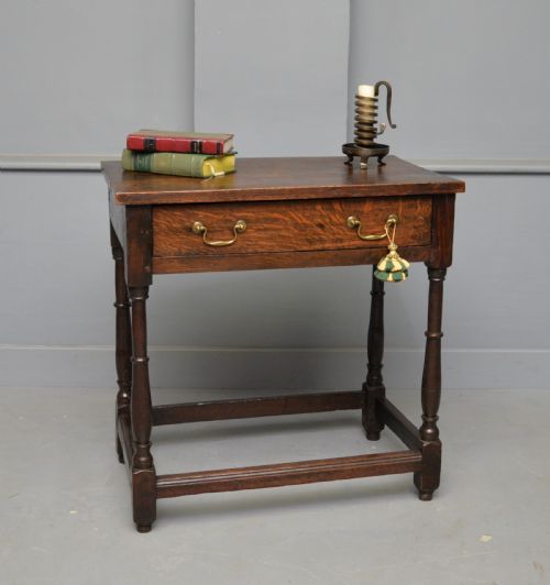 CHARMING 18TH CENTURY OAK SIDE TABLE - ADDITIONAL PHOTO 12