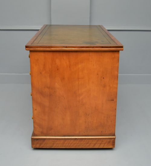 SUPERB QUALITY VICTORIAN SATINWOOD PEDESTAL DESK - ADDITIONAL PHOTO 13