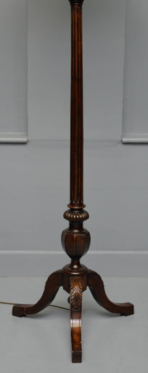 GEORGIAN STYLE C1920 MAHOGANY STANDARD FLOOR LAMP - ADDITIONAL PHOTO 1