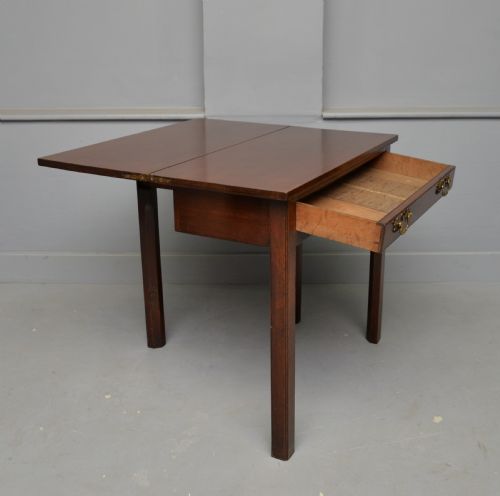 ELEGANT GEORGIAN MAHOGANY TEA SIDE TABLE - ADDITIONAL PHOTO 6