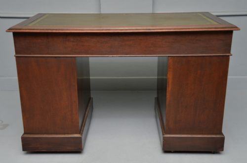 VICTORIAN SOLID OAK LEATHER TOP PEDESTAL WRITING DESK - ADDITIONAL PHOTO 6