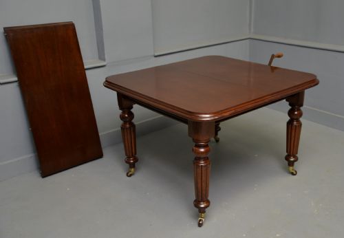 VICTORIAN MAHOGANY EXTENDING DINING TABLE - ADDITIONAL PHOTO 2