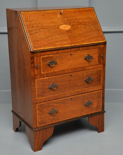 SMALL GEORGIAN REVIVAL INLAID SATINWOOD BUREAU DESK - ADDITIONAL PHOTO 2