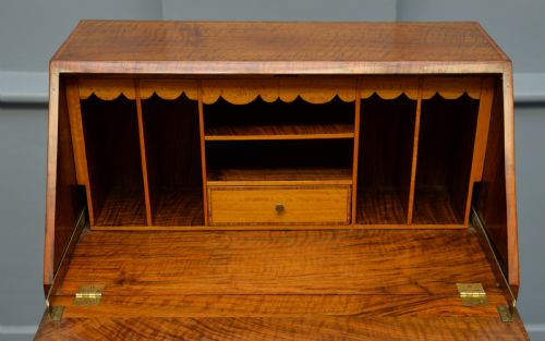 SMALL GEORGIAN REVIVAL INLAID SATINWOOD BUREAU DESK - ADDITIONAL PHOTO 13
