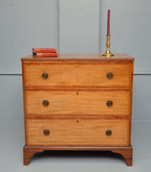superb george iii satinwood mahogany inlaid chest of drawers - CATEGORY: ANTIQUE CHEST OF DRAWERS - DATED GEORGIAN