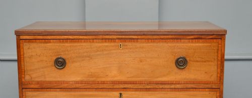 SUPERB GEORGE III SATINWOOD MAHOGANY INLAID CHEST OF DRAWERS - ADDITIONAL PHOTO 3