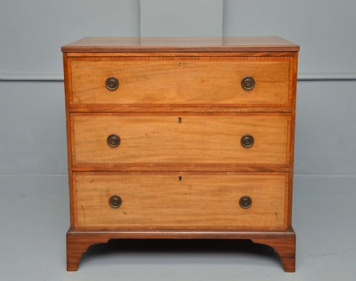 SUPERB GEORGE III SATINWOOD MAHOGANY INLAID CHEST OF DRAWERS - ADDITIONAL PHOTO 5