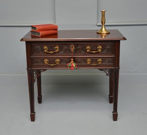 chippendale period georgian mahogany lowboy side table - CATEGORY: ANTIQUE TABLES - DATED GEORGIAN