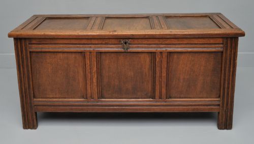 18TH CENTURY OAK COFFER CHEST - ADDITIONAL PHOTO 2