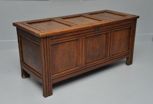 18TH CENTURY OAK COFFER CHEST - ADDITIONAL PHOTO 4