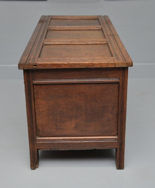 18TH CENTURY OAK COFFER CHEST - ADDITIONAL PHOTO 6