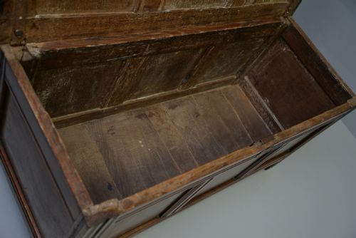 18TH CENTURY OAK COFFER CHEST - ADDITIONAL PHOTO 10