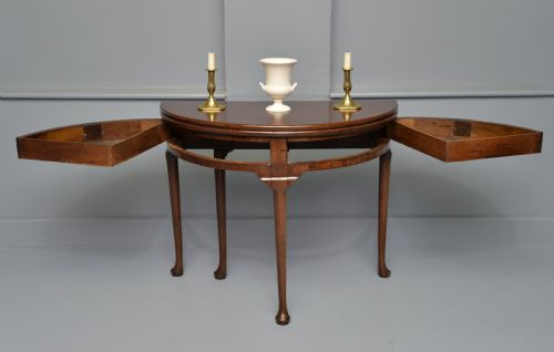 RARE GEORGE II MAHOGANY SWING DRAWER DEMILUNE TEA TABLE SIDE TABLE - ADDITIONAL PHOTO 4