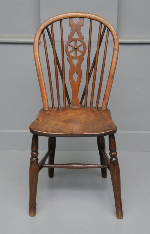 CHARMING EARLY 19TH CENTURY ELM WHEELBACK WINDSOR CHAIR - ADDITIONAL PHOTO 8