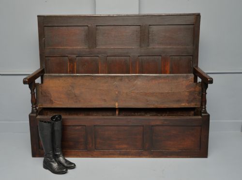 18TH CENTURY GEORGIAN OAK BOX SETTLE - ADDITIONAL PHOTO 2