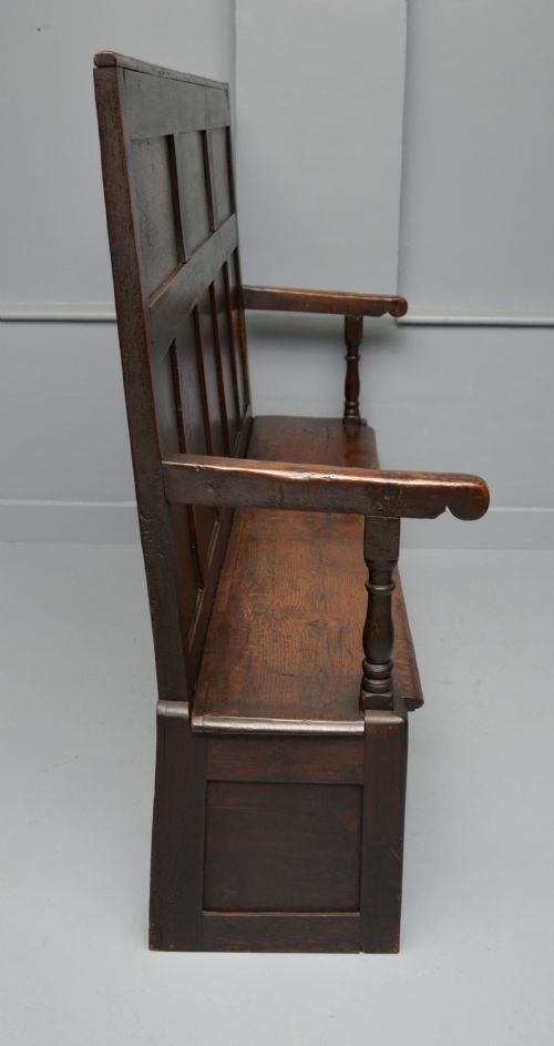 18TH CENTURY GEORGIAN OAK BOX SETTLE - ADDITIONAL PHOTO 8