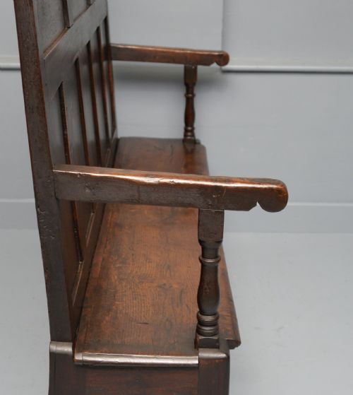 18TH CENTURY GEORGIAN OAK BOX SETTLE - ADDITIONAL PHOTO 9