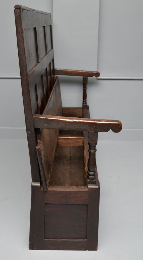 18TH CENTURY GEORGIAN OAK BOX SETTLE - ADDITIONAL PHOTO 10