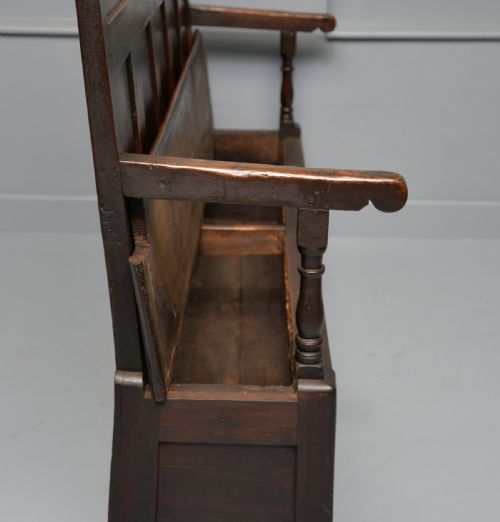 18TH CENTURY GEORGIAN OAK BOX SETTLE - ADDITIONAL PHOTO 11