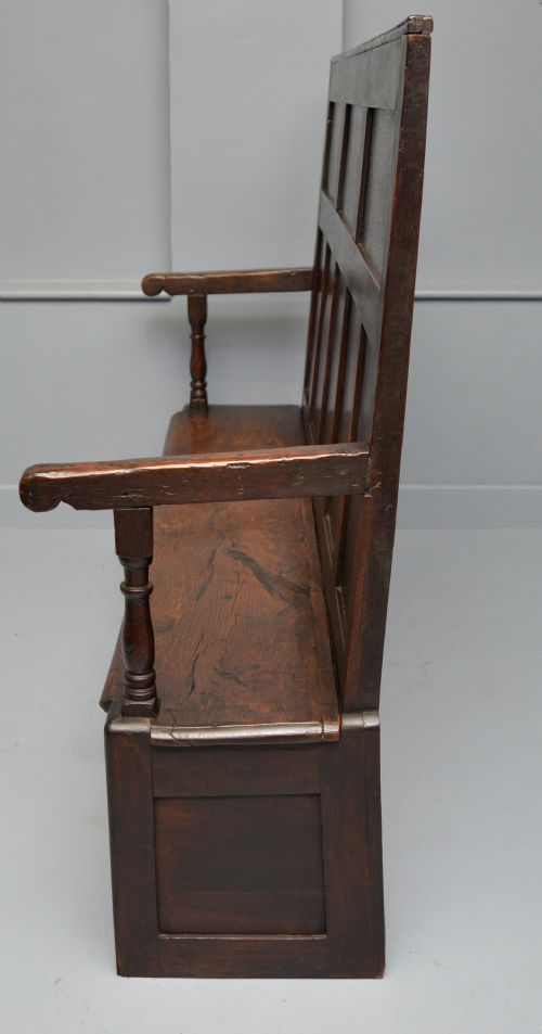 18TH CENTURY GEORGIAN OAK BOX SETTLE - ADDITIONAL PHOTO 13