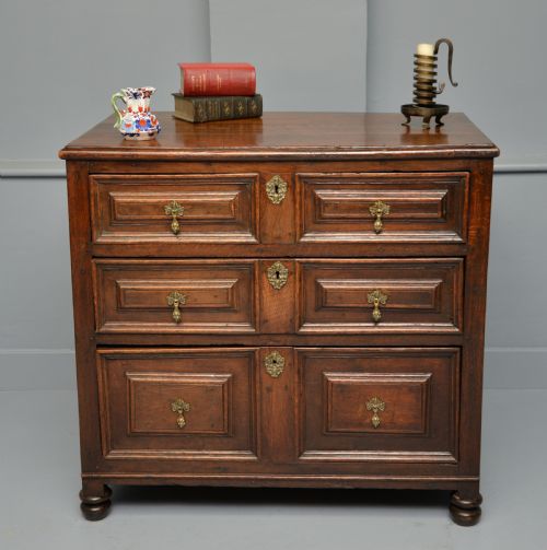 WILLIAM AND MARY LATE 17TH CENTURY OAK CHEST OF DRAWERS - ADDITIONAL PHOTO 7