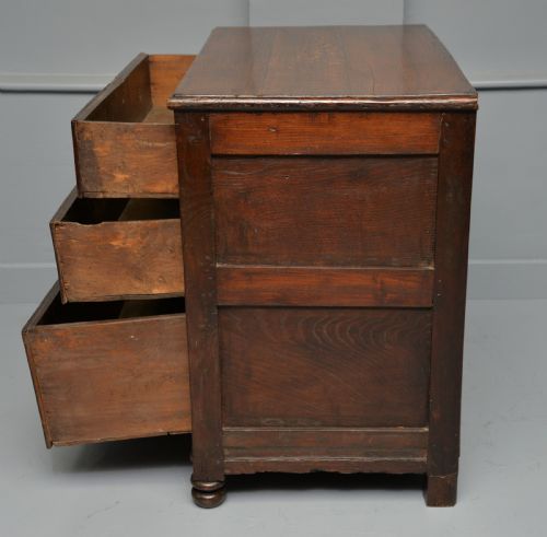 WILLIAM AND MARY LATE 17TH CENTURY OAK CHEST OF DRAWERS - ADDITIONAL PHOTO 11