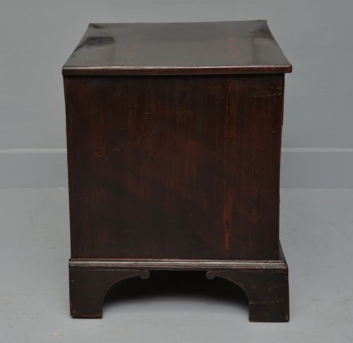 CHARMING SMALL GEORGIAN MAHOGANY CHEST OF DRAWERS - ADDITIONAL PHOTO 6