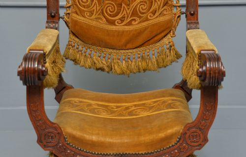 CHARMING RENAISSANCE REVIVAL CARVED OAK X FRAME CHAIR - ADDITIONAL PHOTO 4