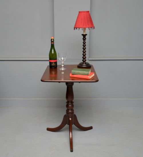 ELEGANT VICTORIAN SOLID MAHOGANY SIDE WINE TABLE - ADDITIONAL PHOTO 2