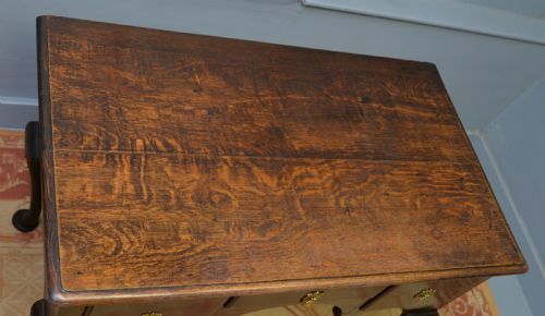 GEORGE I OAK DRESSING TABLE LOWBOY OF LARGE PROPORTIONS - ADDITIONAL PHOTO 15