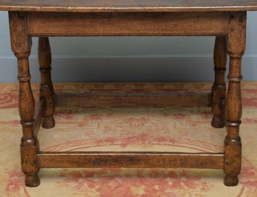 CHARMING 17TH CENTURY OAK SIDE TABLE - ADDITIONAL PHOTO 5