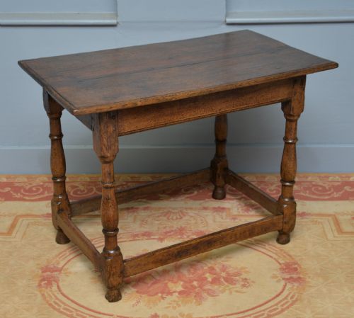 CHARMING 17TH CENTURY OAK SIDE TABLE - ADDITIONAL PHOTO 6