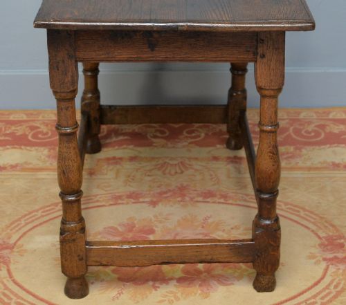 CHARMING 17TH CENTURY OAK SIDE TABLE - ADDITIONAL PHOTO 8