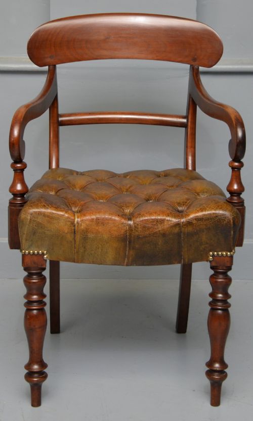 HANDSOME MID 19TH CENTURY MAHOGANY BUTTONED LEATHER DESK CHAIR - ADDITIONAL PHOTO 5