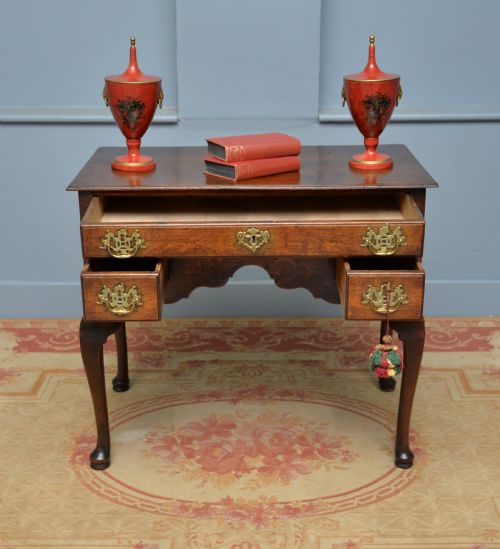 18TH CENTURY GEORGIAN OAK LOWBOY SIDE DRESSING TABLE - ADDITIONAL PHOTO 2