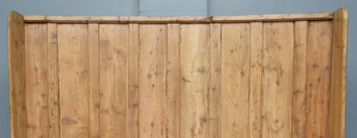 CHARMING 19TH CENTURY STRIPPED PINE SETTLE - ADDITIONAL PHOTO 2