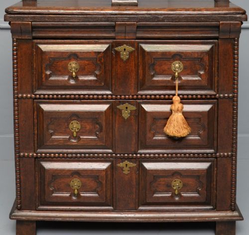 17TH CENTURY SMALL OAK CHEST OF DRAWERS WITH BOOK LINEN PRESS PROVENANCE - ADDITIONAL PHOTO 8