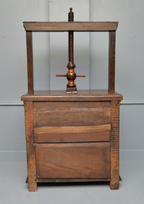 17TH CENTURY SMALL OAK CHEST OF DRAWERS WITH BOOK LINEN PRESS PROVENANCE - ADDITIONAL PHOTO 15