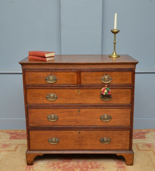 GEORGE II SOLID OAK CHEST OF DRAWERS - ADDITIONAL PHOTO 2