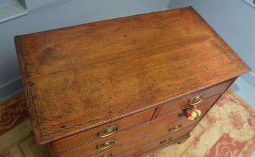 GEORGE II SOLID OAK CHEST OF DRAWERS - ADDITIONAL PHOTO 11