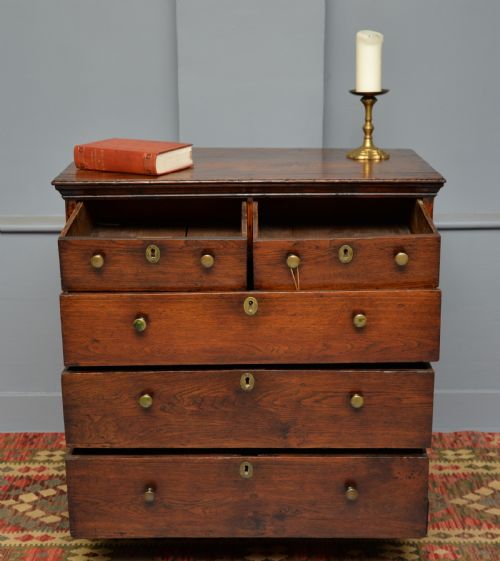 EARLY 18TH CENTURY GEORGIAN OAK CHEST OF DRAWERS - ADDITIONAL PHOTO 2