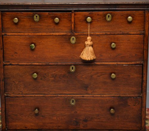 EARLY 18TH CENTURY GEORGIAN OAK CHEST OF DRAWERS - ADDITIONAL PHOTO 6
